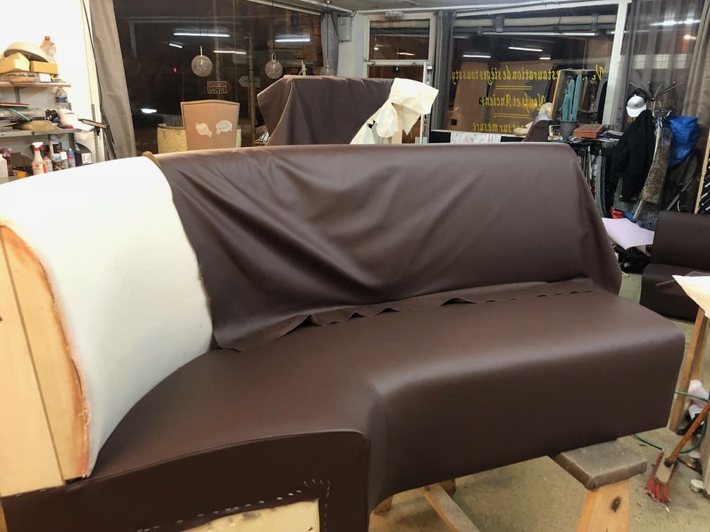 Rénovation de canapé en cuir par votre artisan à Luxembourg