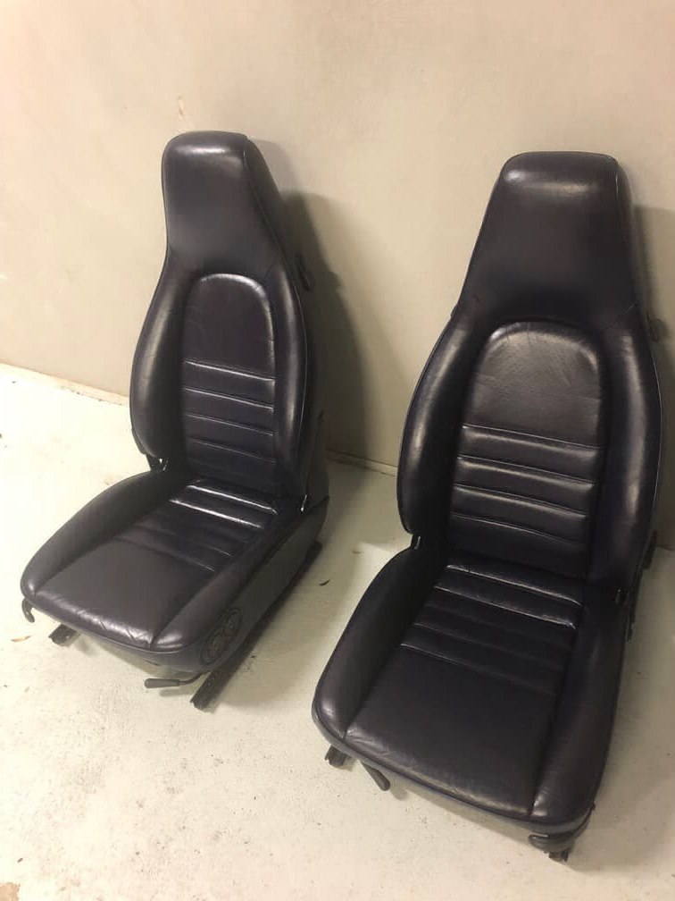 fauteuil de voiture cuire après restauration