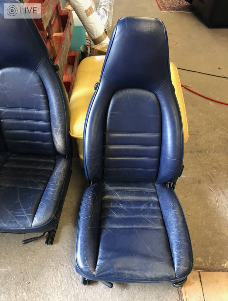 fauteuil de véhicule en cuir avant restauration
